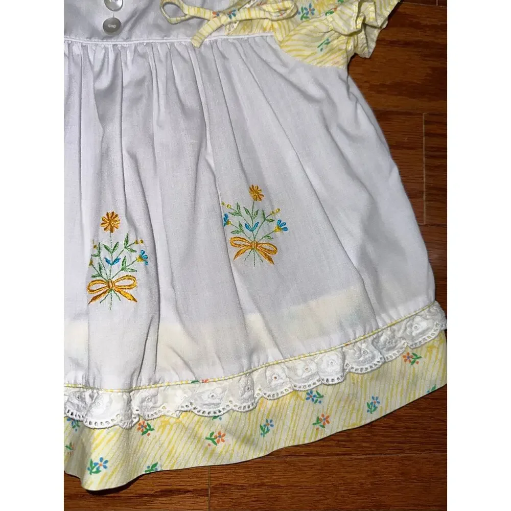 Vintage Baby Girls Prairie Cottage Embroidered Floral Ruffle Dress Size 9M